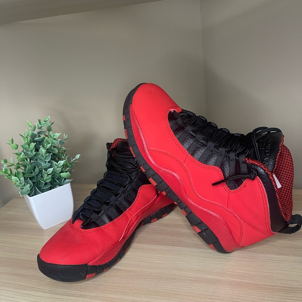 Retro Jordan 10’s